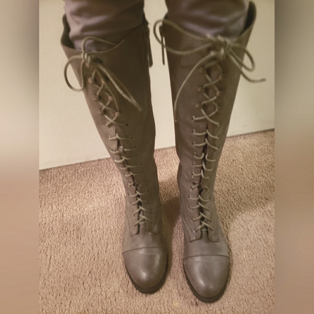 Breckelle"s tall gray lace up boots with zipper, low heel NWOT size 7